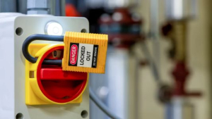 https://en.wikipedia.org/wiki/Lockout%E2%80%93tagout